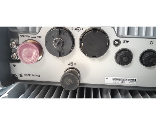 ERICSSON Radio 2219 B1 B3 B3A2468 B5B B8A Communication base station equipment RRU ERICSSON Radio 2219 B1 B3 B3A2468 B5B B8A Communication base station equipment RRU