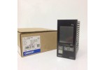 Omron Temperature Controller E5EZ-R3
