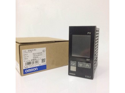 Omron Temperature Controller E5EZ-R3