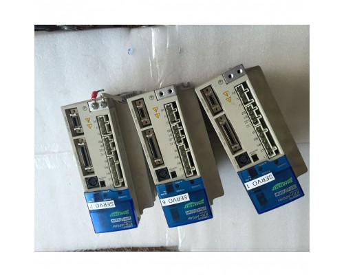 Omron servo drive R7D-AP04H 