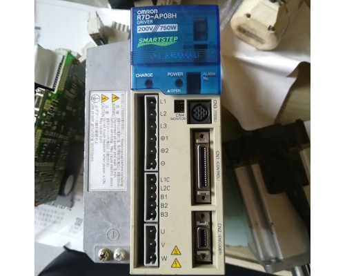 Omron servo drive R7D-AP08H 